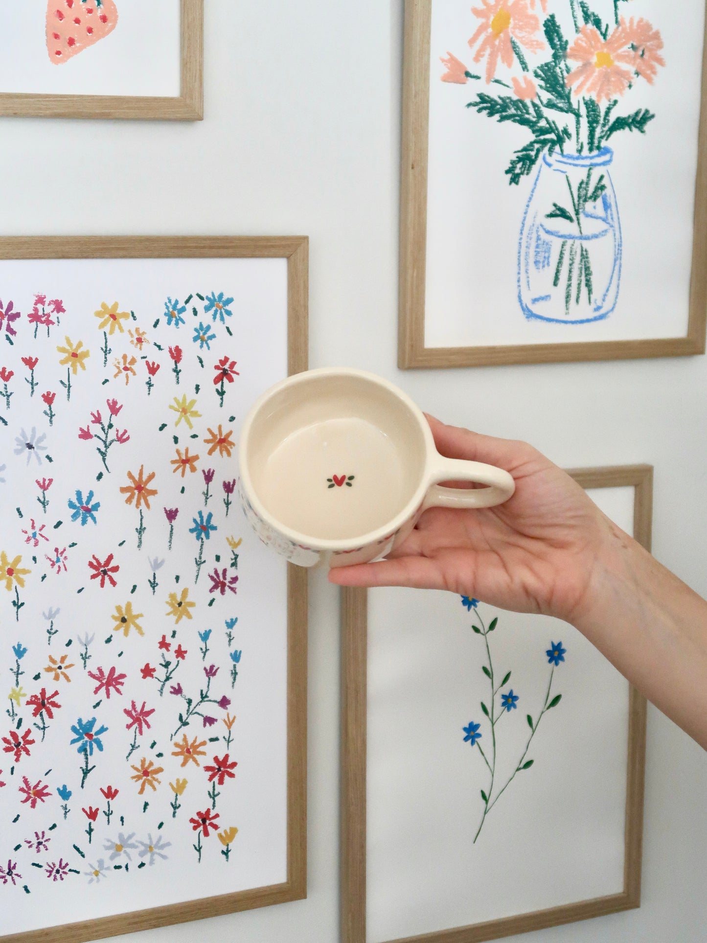 Mug with red hearts