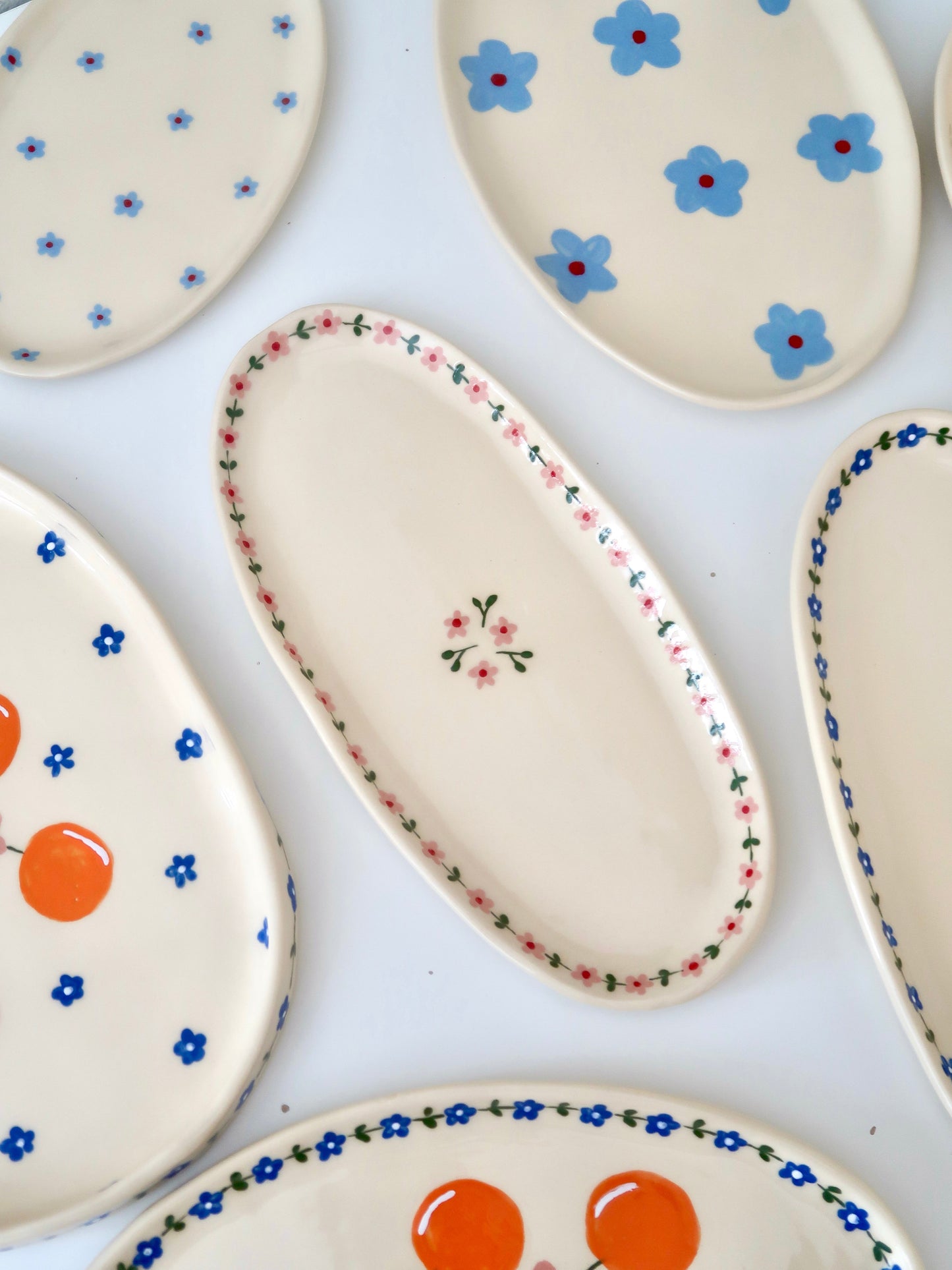 Platter with pink flowers
