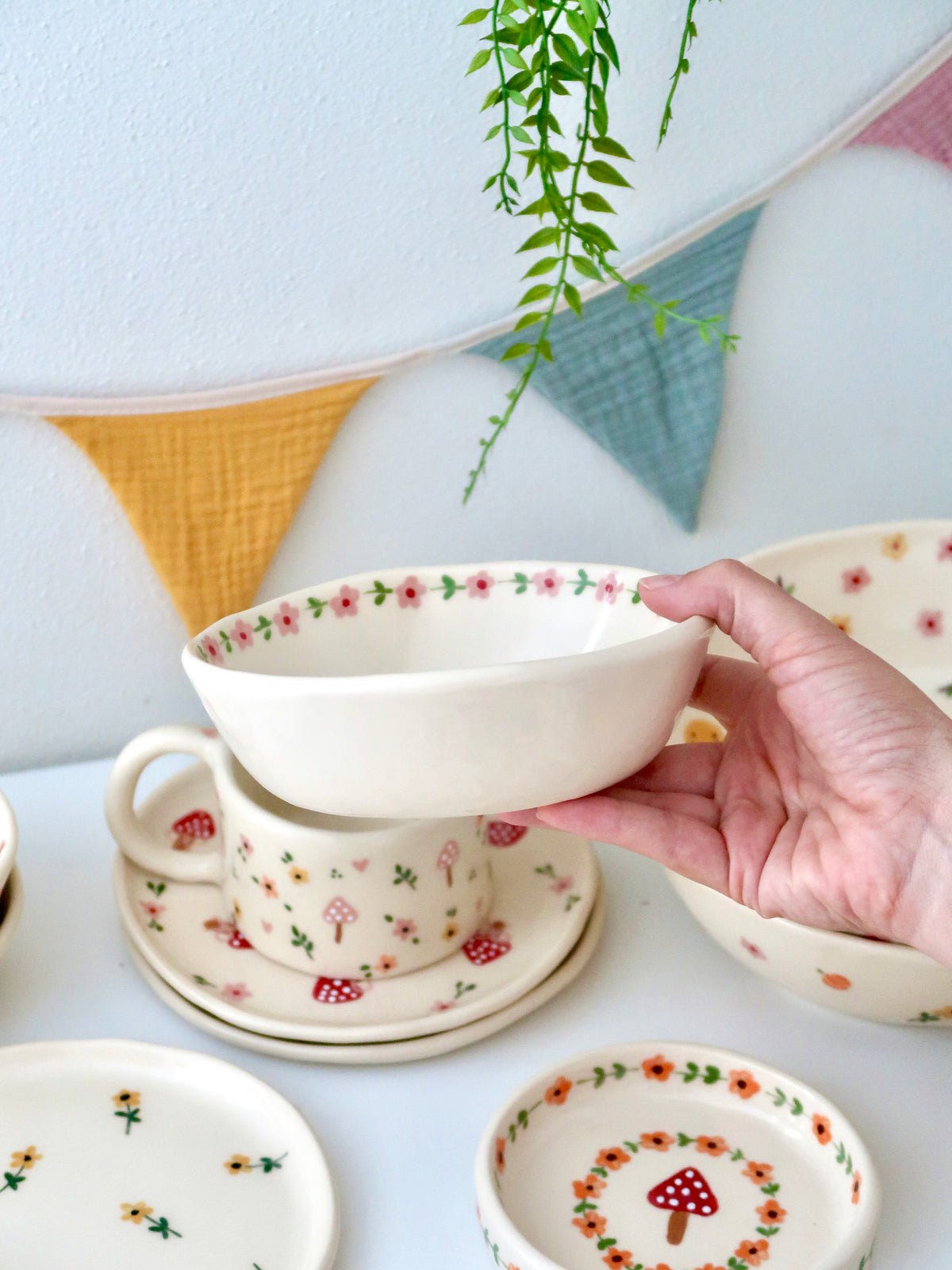 Bowl with a duck and pink flowers