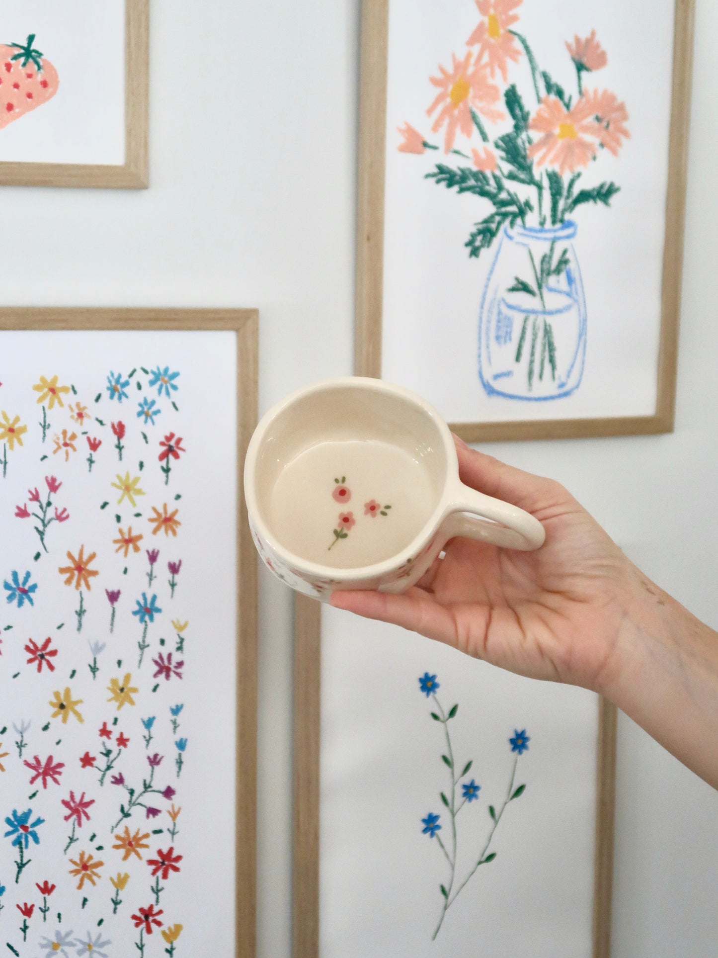 Mug with pink flowers