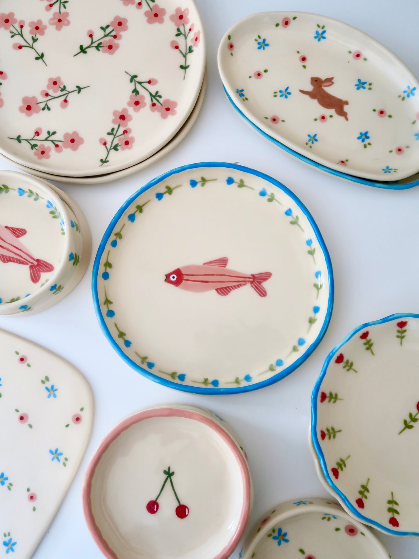 High edge plate with fish