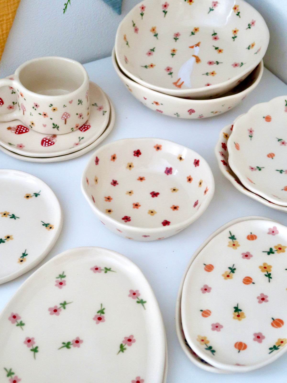 Bowl with multicolor flowers