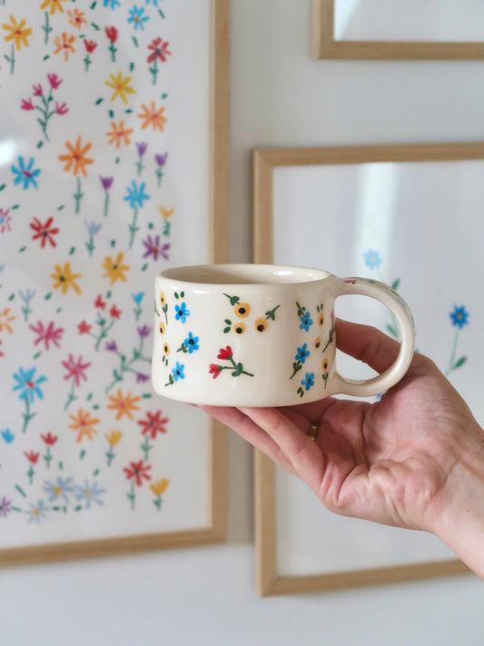 Mug with multicolor flowers