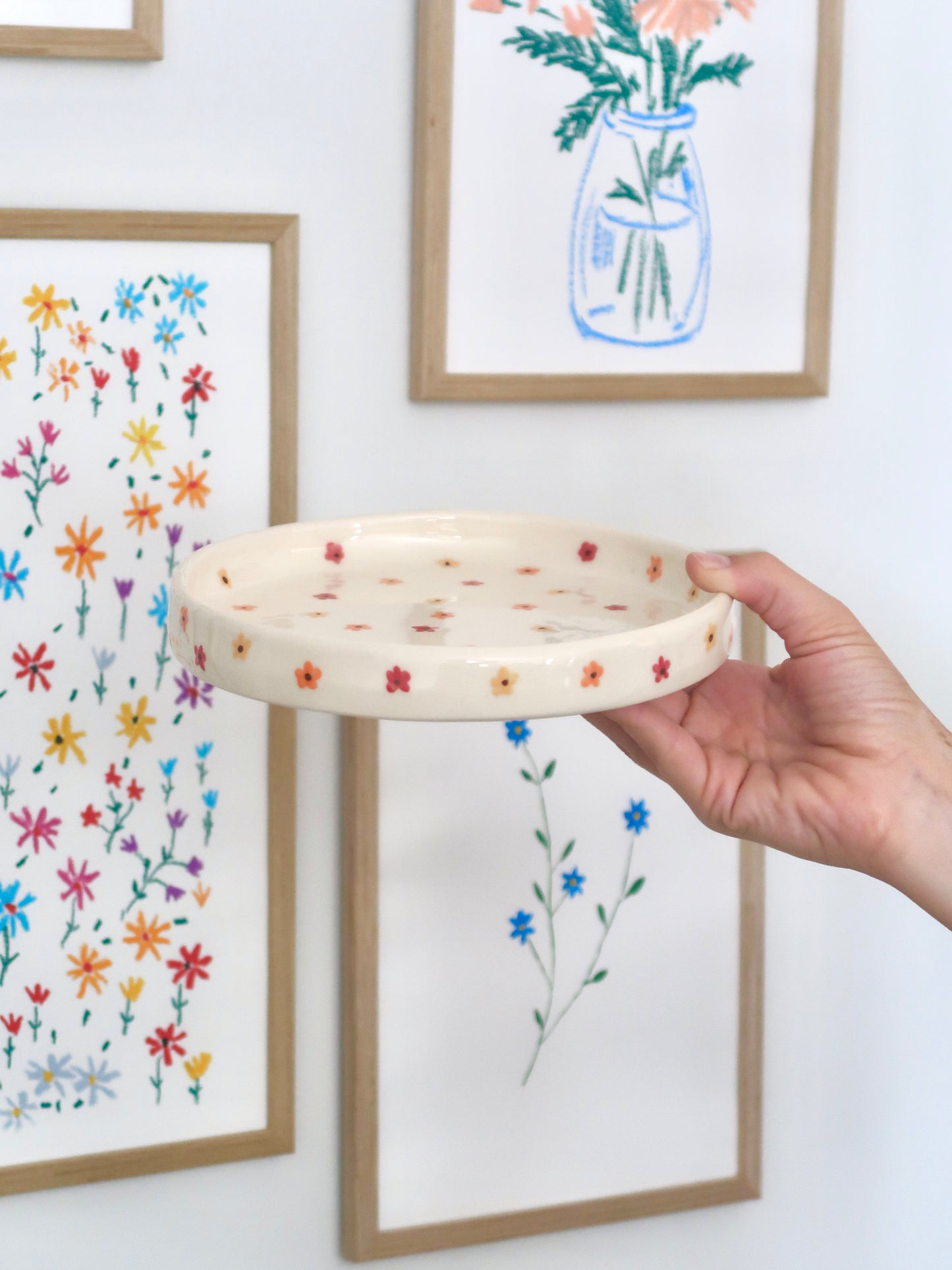 High edge plate with autumn flowers
