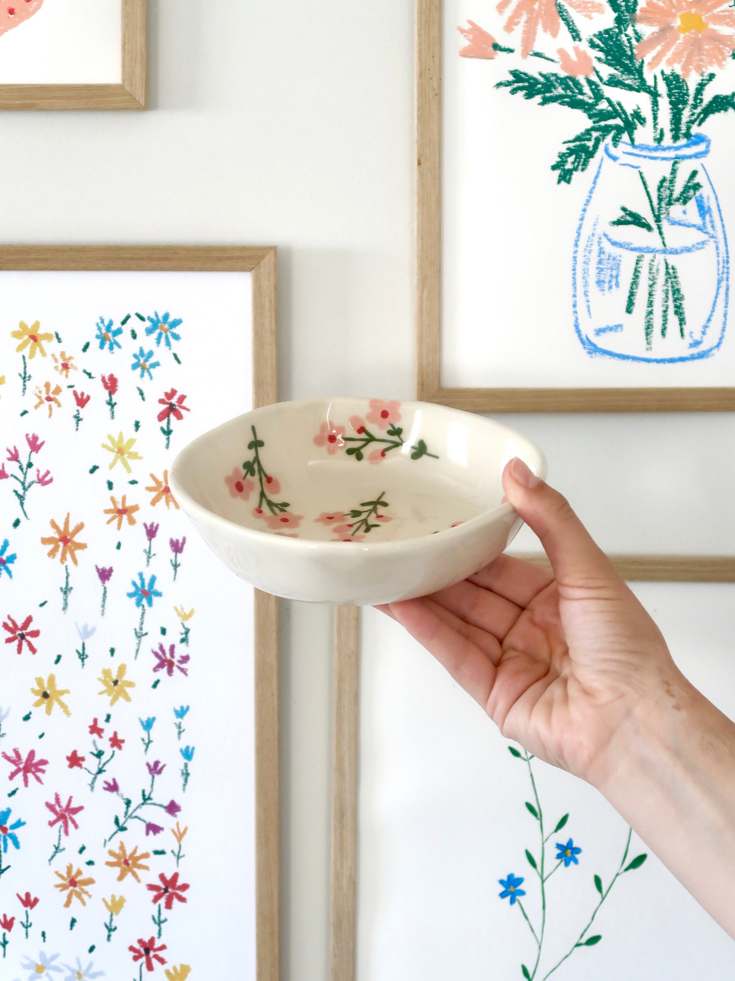 Bowl with pink flowers