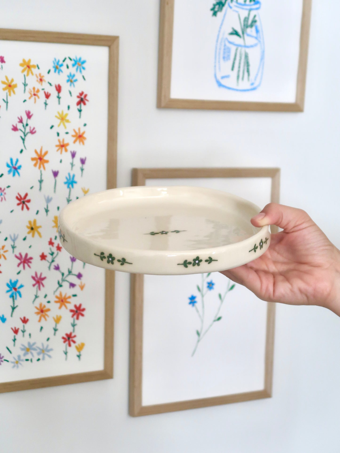 High edge plate with green flowers
