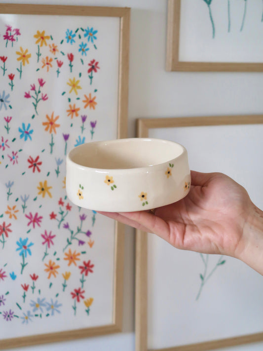 Bowl with yellow flowers