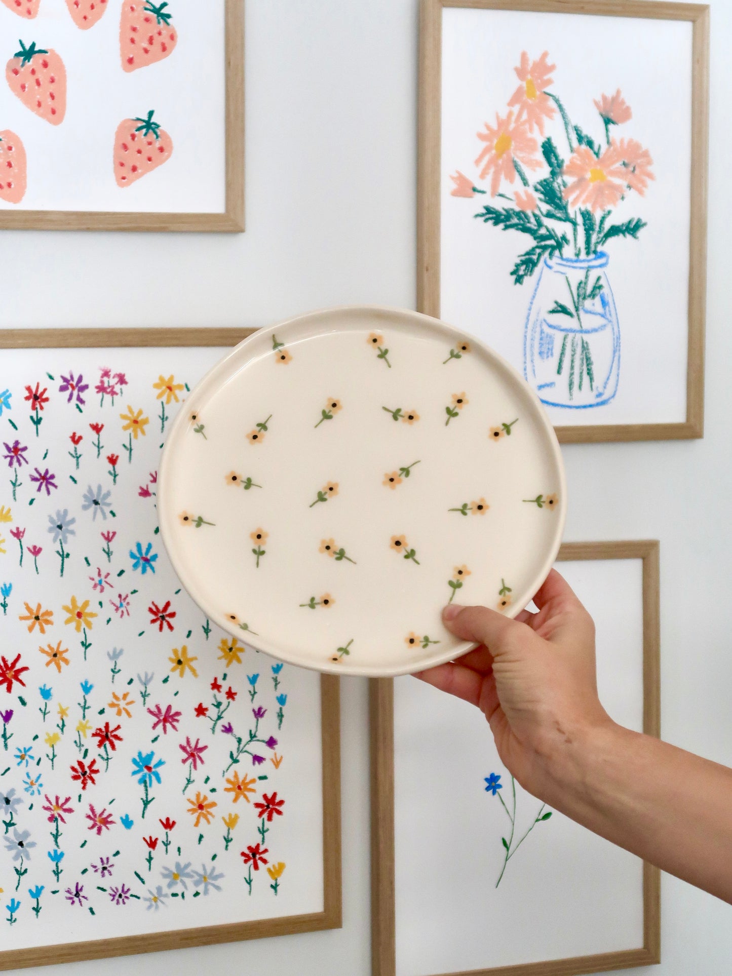 Plate with yellow flowers