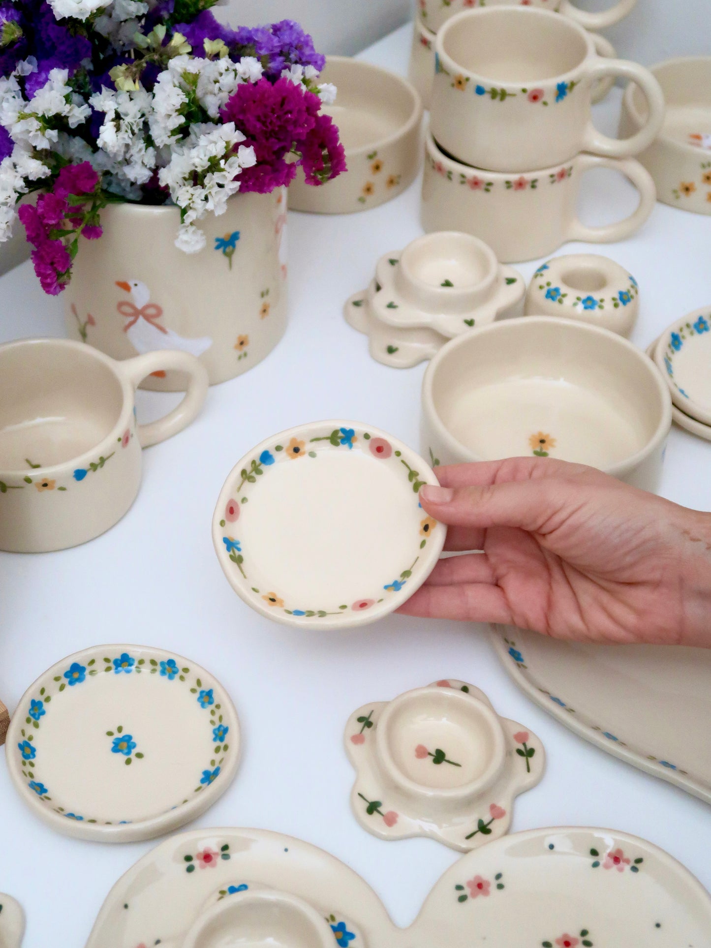 Ring dish with multicolour flowers