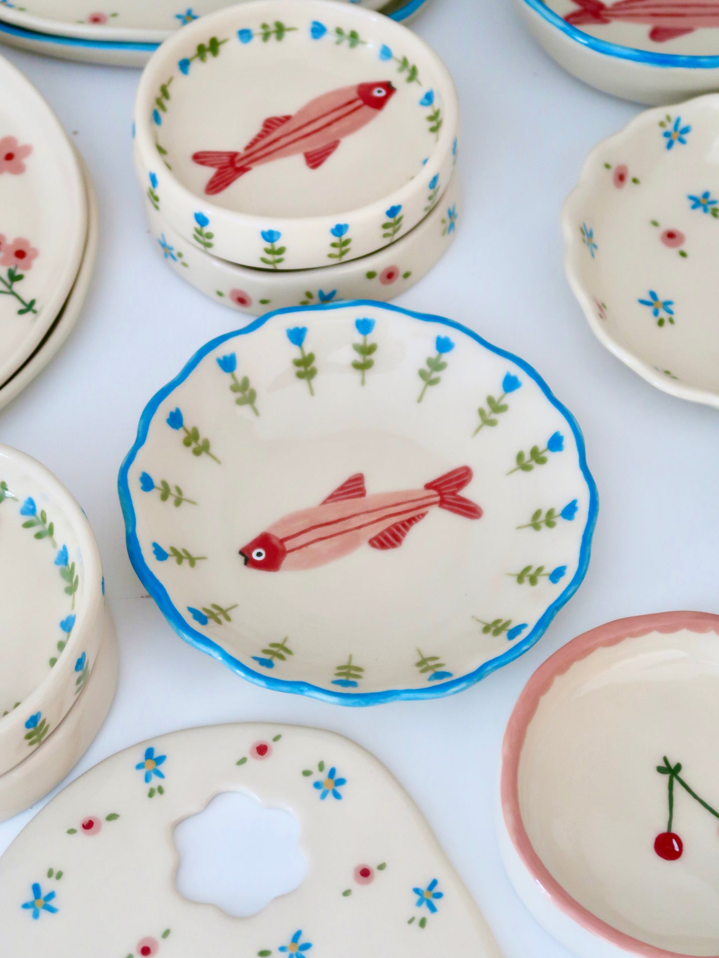 Breakfast/ dessert scalloped plate with fish