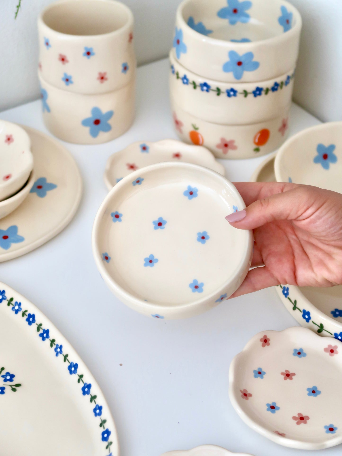 Ring dish with blue flowers