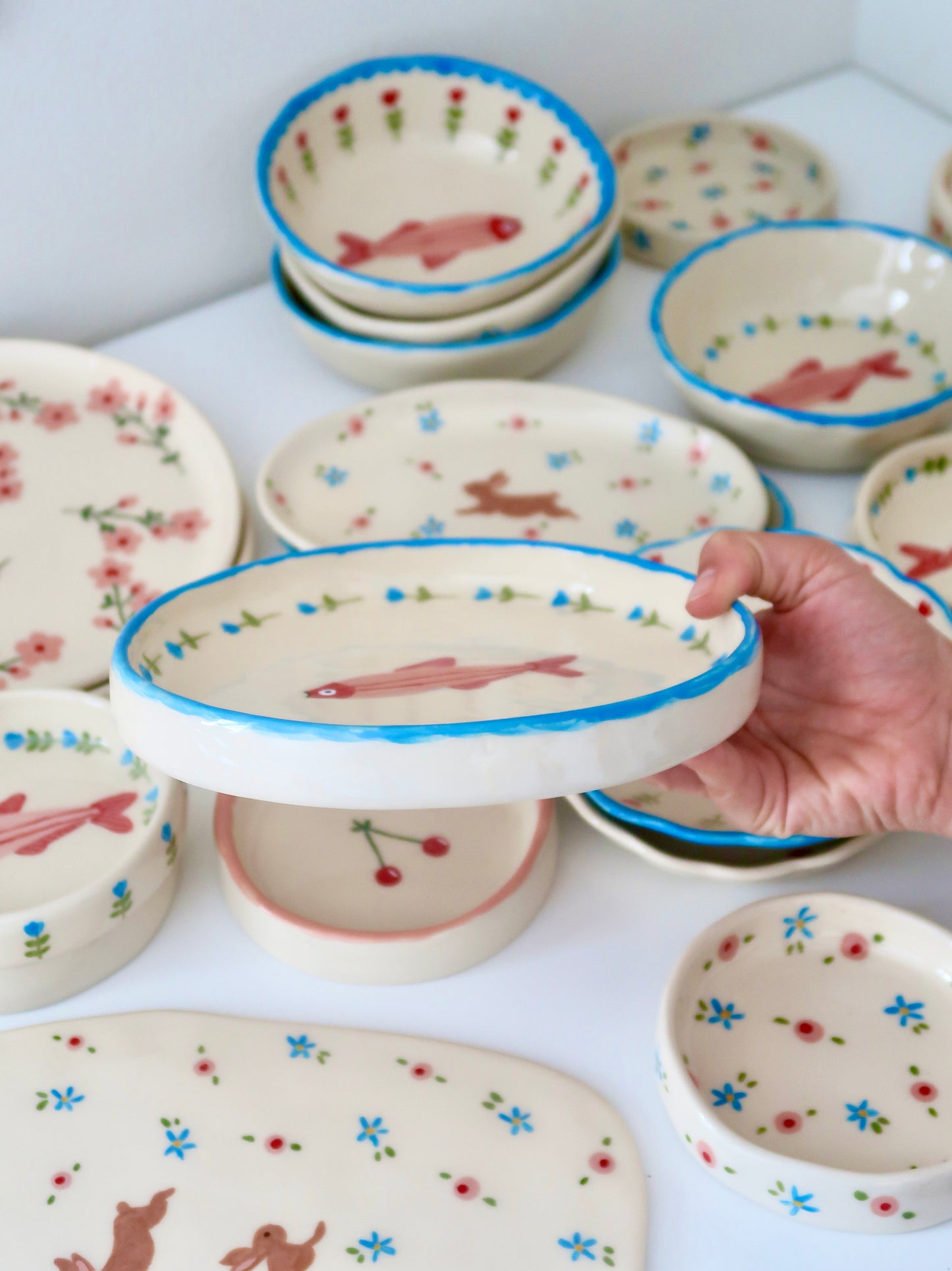 High edge plate with fish