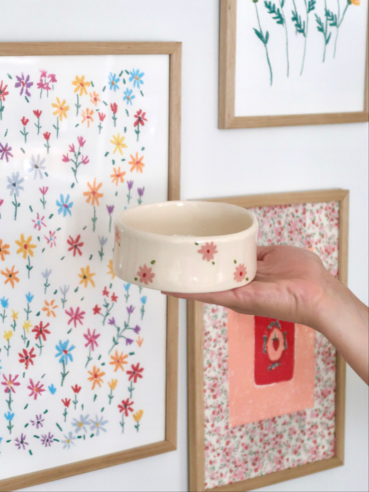 Bowl with pink flowers